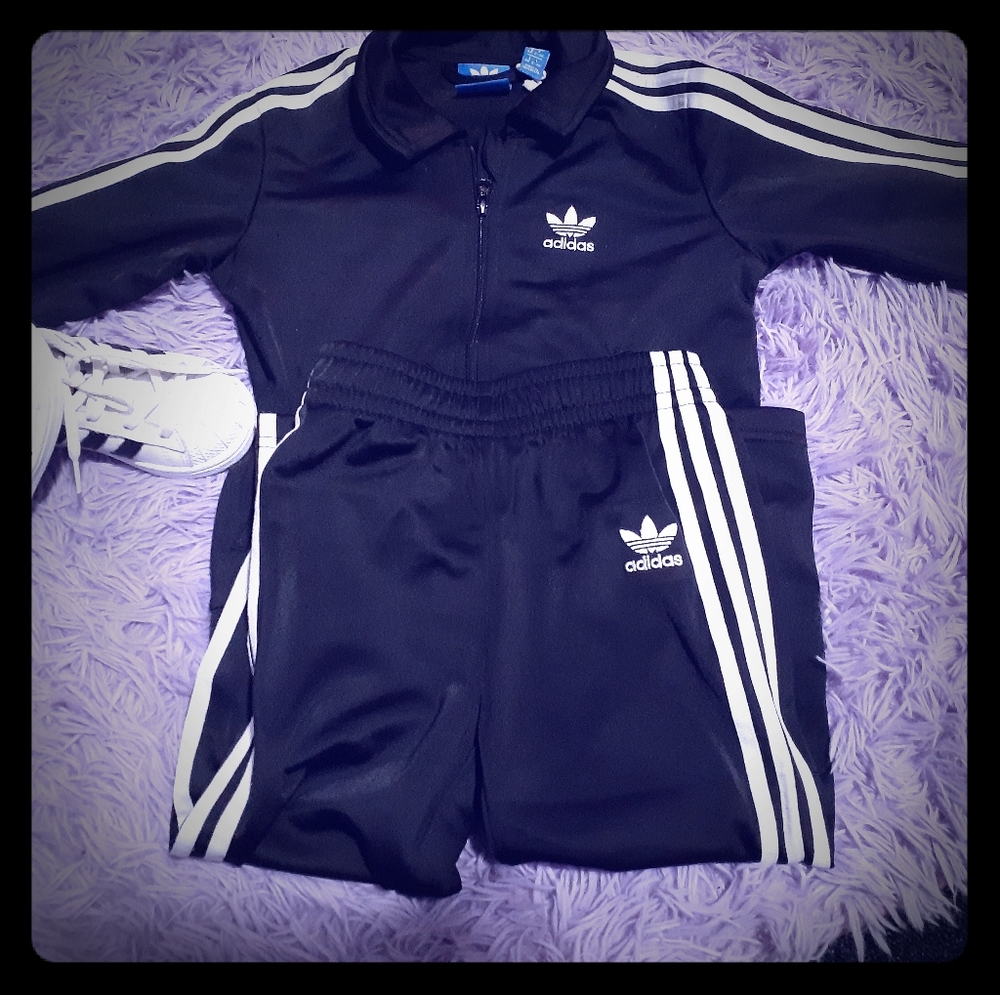 Adidas track suit 3T 4t with shell toe Addias
